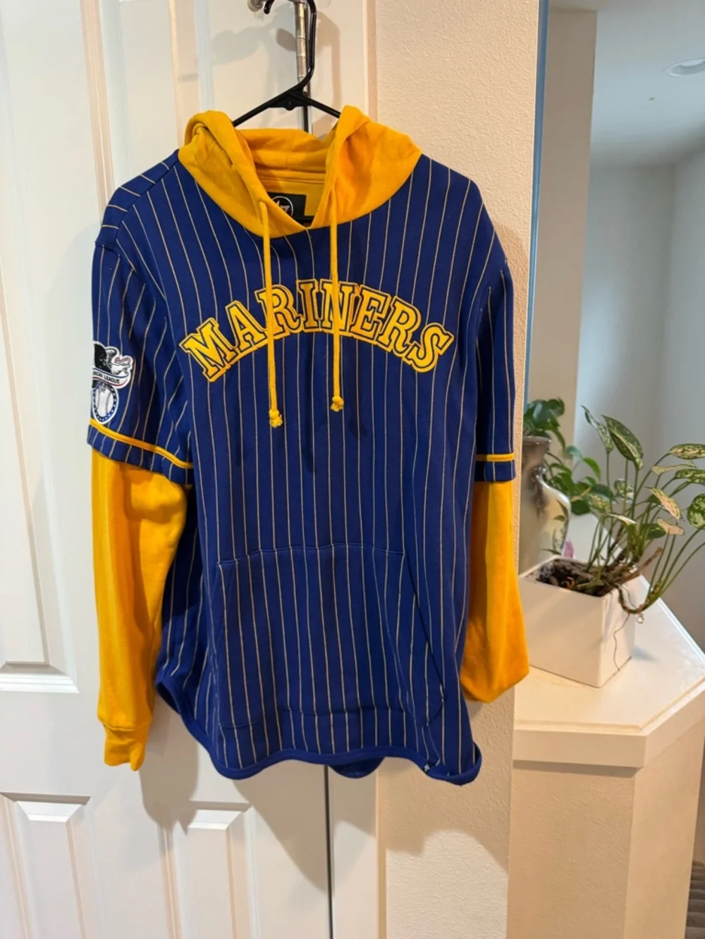 47 Brand Mariners Royal Blue & Yellow Pinstripe Crewneck - Picture 2 of 4